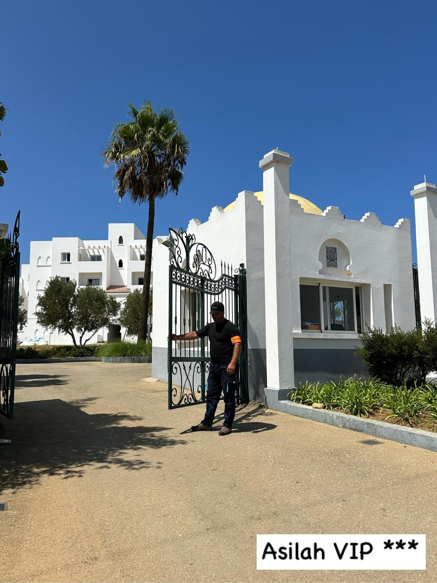 Asilah Vip - Haut Standing - Vue Mer - Piscines - Plage A 5 Minute - Garage Privee - Acces Pmr Esterno foto