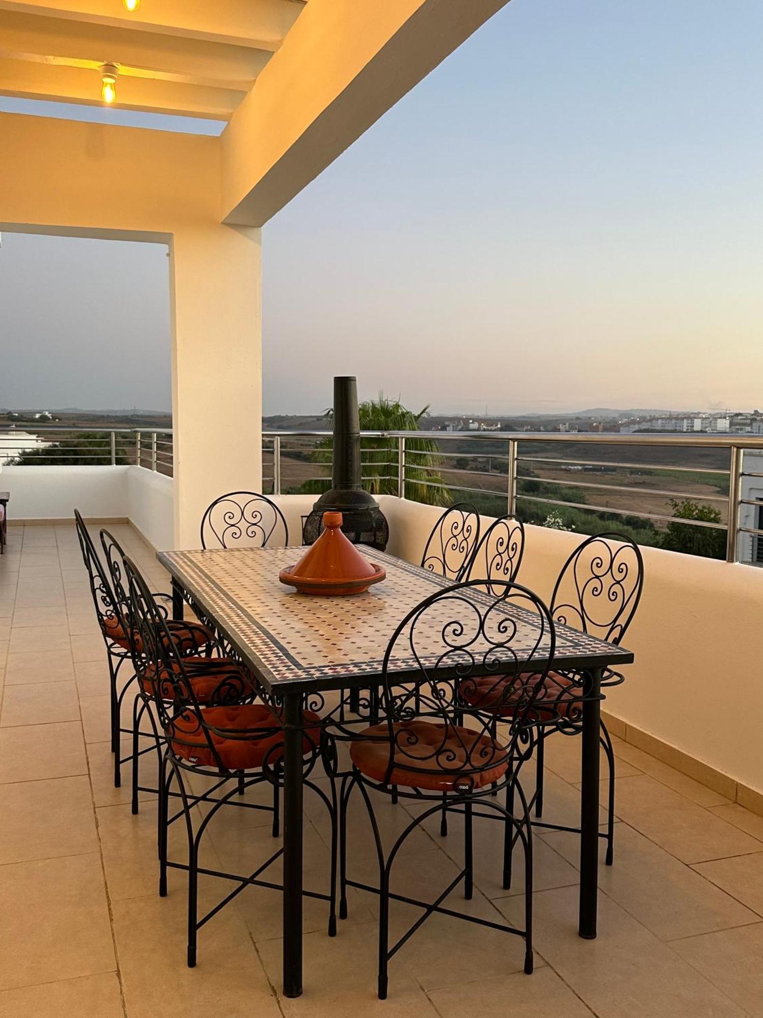 Asilah Vip - Haut Standing - Vue Mer - Piscines - Plage A 5 Minute - Garage Privee - Acces Pmr Esterno foto