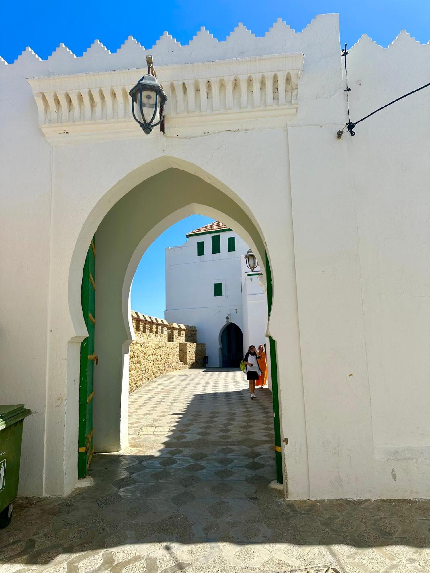 Asilah Vip - Haut Standing - Vue Mer - Piscines - Plage A 5 Minute - Garage Privee - Acces Pmr Esterno foto